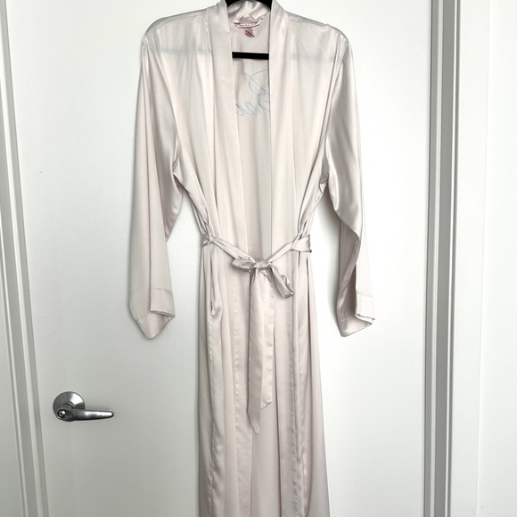 Victoria's Secret Bride Embellished Satin Long Robe - Picture 6 of 8